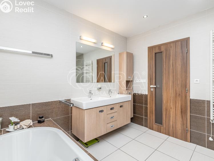 Sale family house Zbuzany, Lomená č. 35