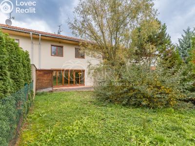 Продажа семейного дома Zbuzany, Lomená č. 1