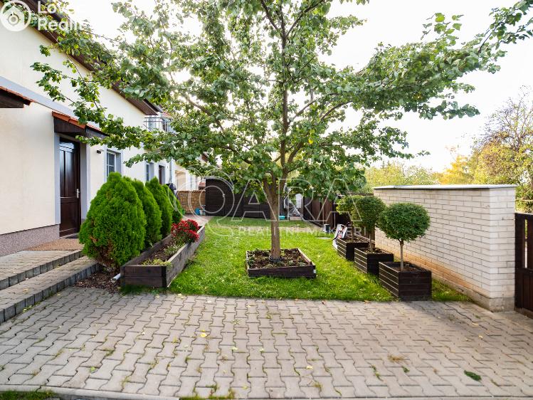 Prodej bytu 5+KK Holubice, Za Dvorem 211 č. 2