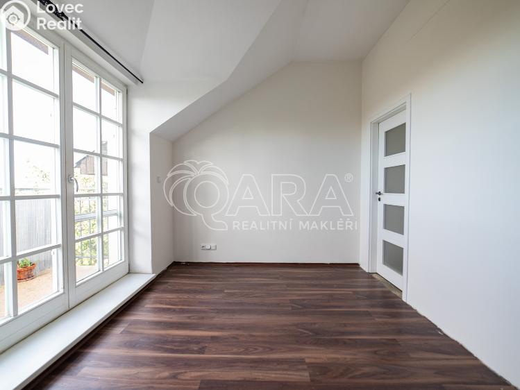 Prodej bytu 5+KK Holubice, Za Dvorem 211 č. 21