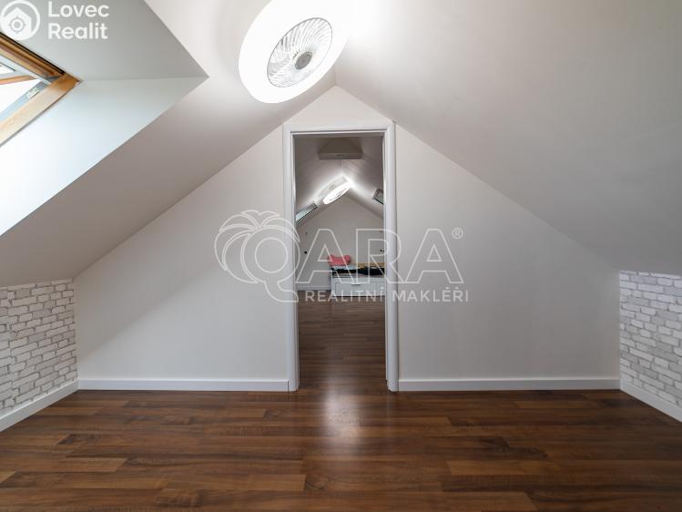 Prodej bytu 5+KK Holubice, Za Dvorem 211 č. 25