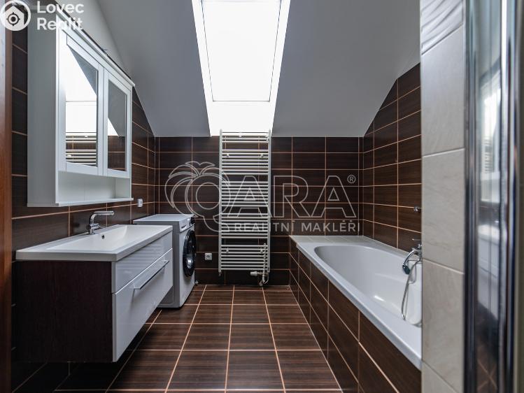 Prodej bytu 5+KK Holubice, Za Dvorem 211 č. 10