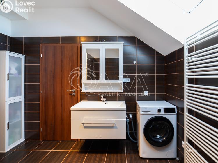 Prodej bytu 5+KK Holubice, Za Dvorem 211 č. 12