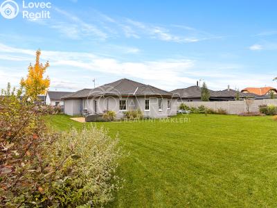 Продажа семейного дома Postřižín, Jelení 513 č. 3