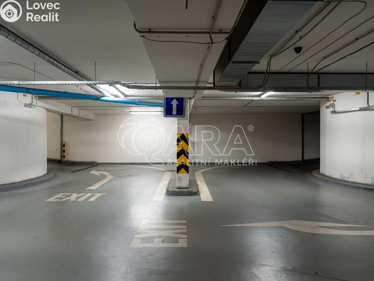 Pronájem garážového stání Praha, Kurta Konráda 2445/7 č. 2