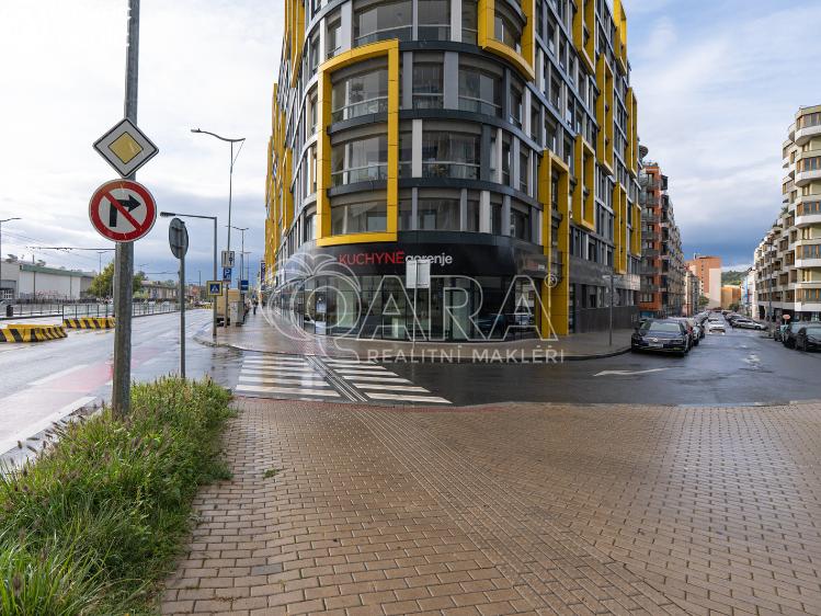 Pronájem garážového stání Praha, Kurta Konráda 2445/7 č. 8