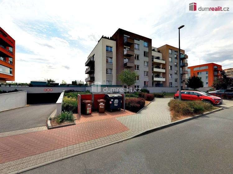 Prodej bytu 1+KK Praha 18, Kadečkové č. 3