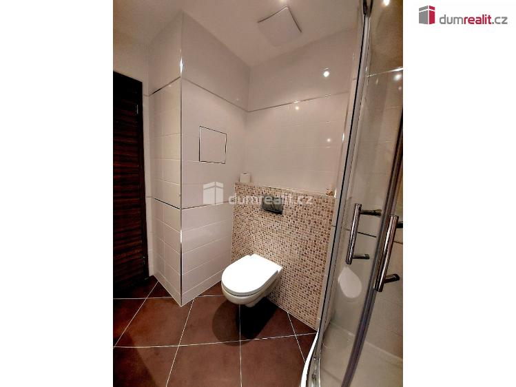 Prodej bytu 1+KK Praha 18, Kadečkové č. 9