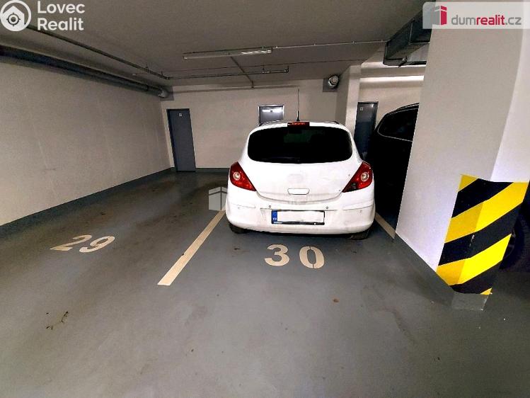 Prodej bytu 1+KK Praha 18, Kadečkové č. 11