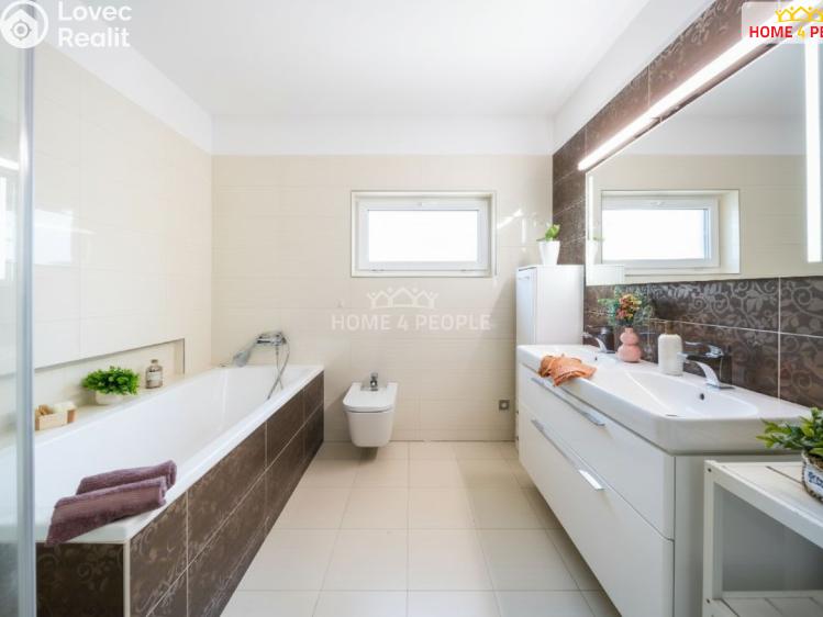 Prodej rodinného domu Srubec, Slunečná č. 11