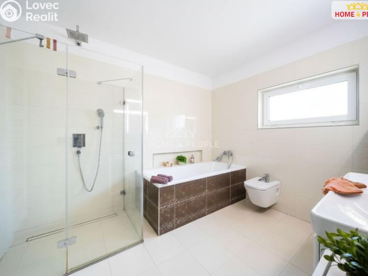 Prodej rodinného domu Srubec, Slunečná č. 12