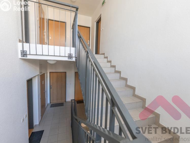 Pronájem bytu 3+KK Praha, V osikách 520/8 č. 23