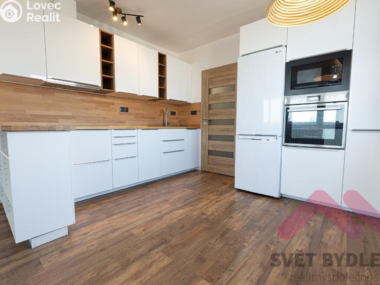 Pronájem bytu 2+KK Praha, Mezi školami 2321/2 č. 7