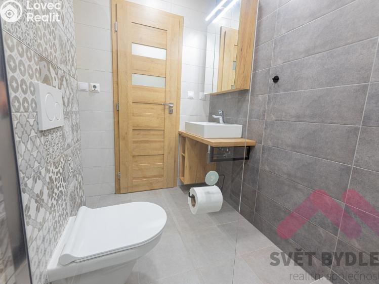 Pronájem bytu 2+KK Praha, Mezi školami 2321/2 č. 17