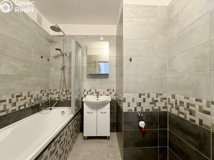 Pronájem bytu 4+KK Kladno, Děčínská 3213 č. 9