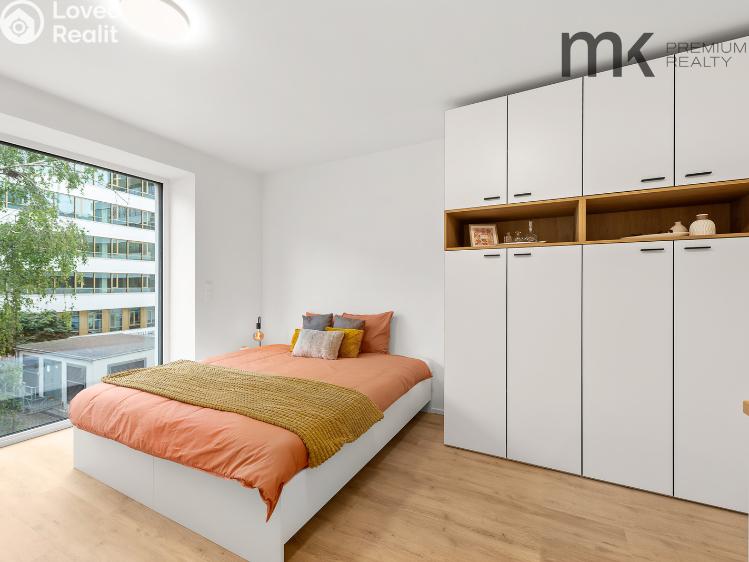 Pronájem bytu 1+KK Praha, Na bitevní pláni 1185/40 č. 1