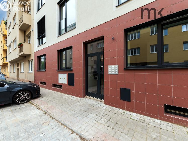 Pronájem bytu 1+KK Praha, Na bitevní pláni 1185/40 č. 11