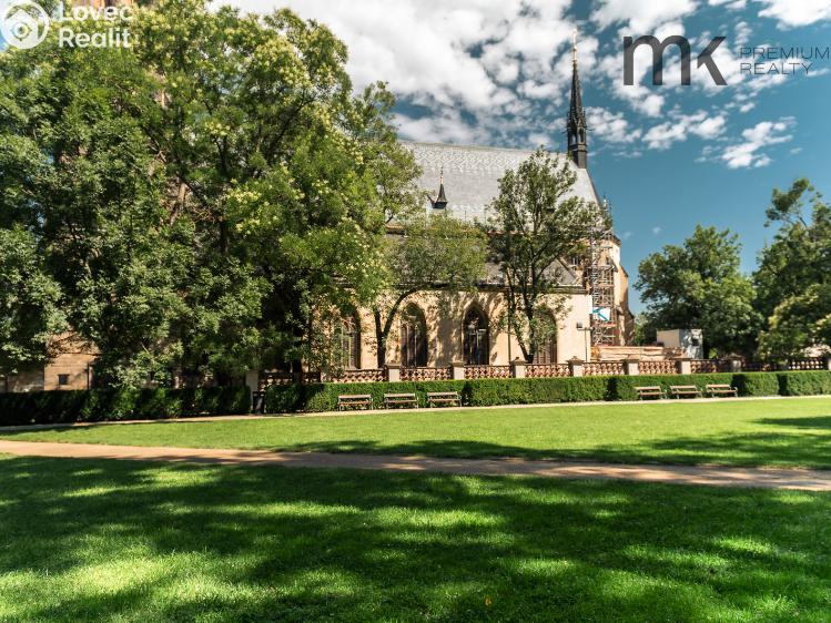 Pronájem bytu 1+KK Praha, Na bitevní pláni 1185/40 č. 12