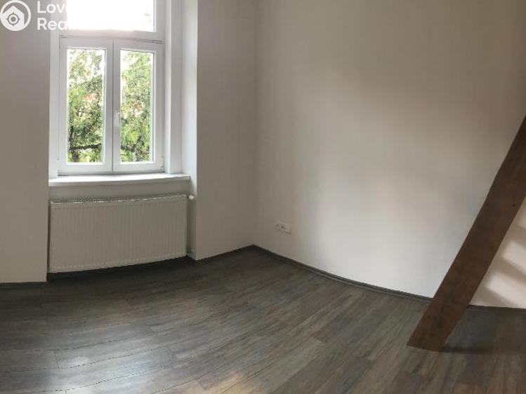 Pronájem bytu 1+KK Praha, Freyova č. 2