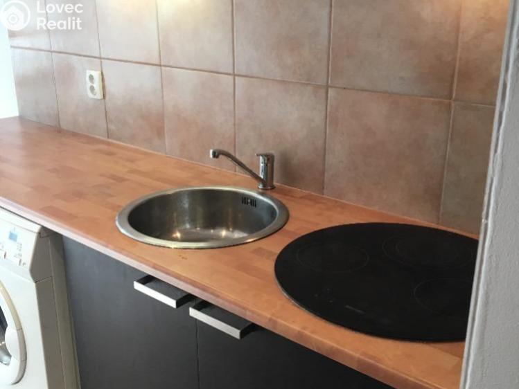 Pronájem bytu 1+KK Praha, Freyova č. 8