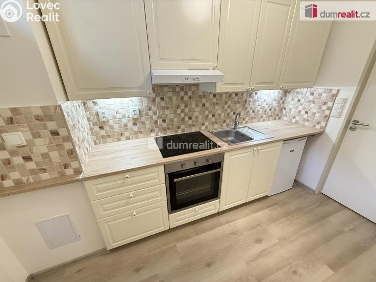 Pronájem bytu 1+KK Praha 5, Drtinova č. 1