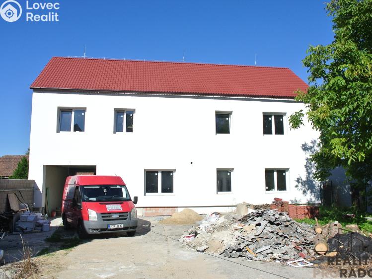 Pronájem bytu 3+KK Ledenice, Náměstí č. 3