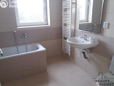 Pronájem bytu 3+KK Ledenice, Náměstí č. 2