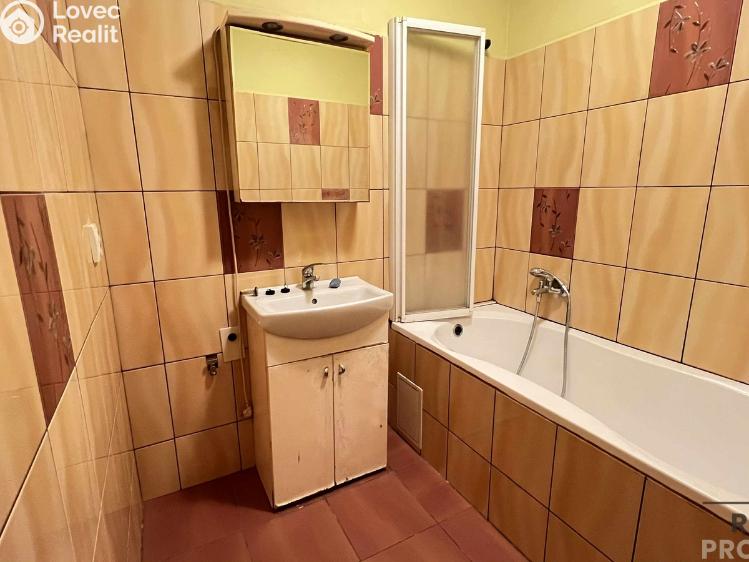 Prodej bytu 3+1 Třinec, Topolová č. 10