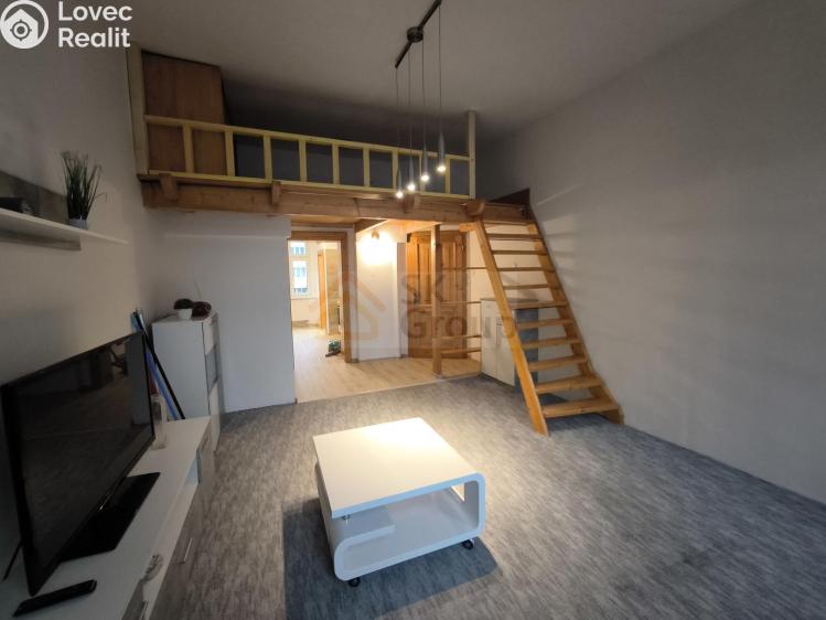 Pronájem atypického bytu Karlovy Vary, Sokolovská č. 8