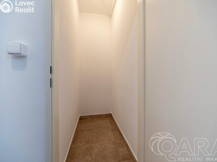 Продаж квартири 2+1 Praha, Arabská 572/2 č. 12