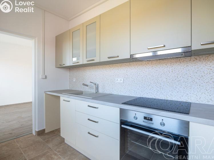 Продаж квартири 2+1 Praha, Arabská 572/2 č. 12