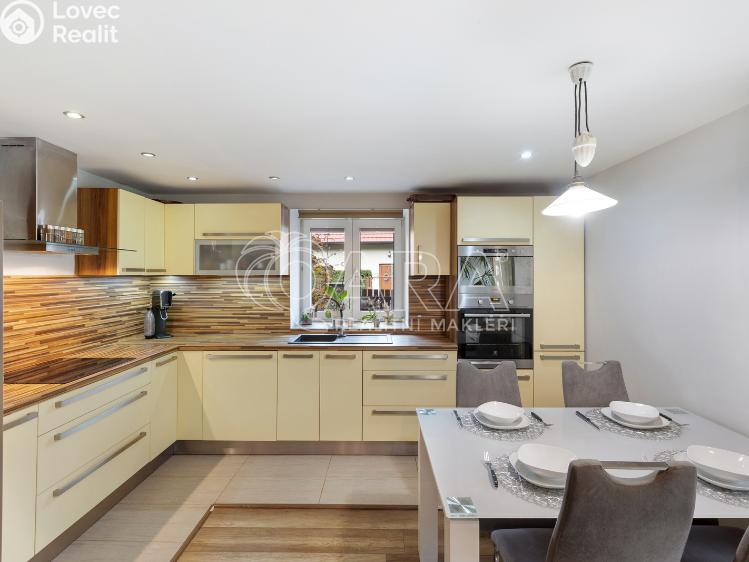 Продаж сімейного будинку Doubravčice, Českobrodská č. 8