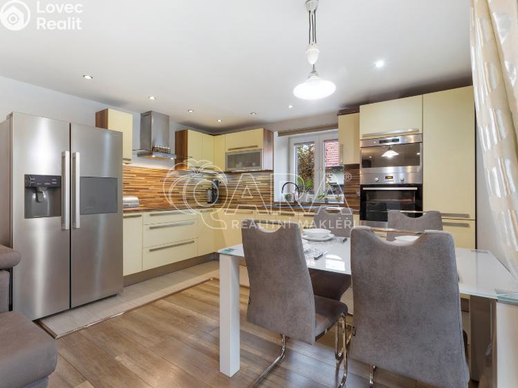 Продаж сімейного будинку Doubravčice, Českobrodská č. 11