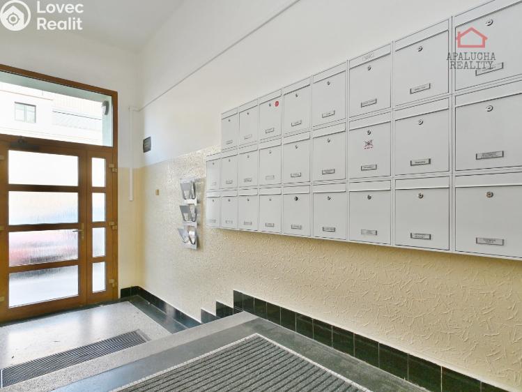 Prodej bytu 2+1 Praha, Pod lázní 1026/2 č. 16