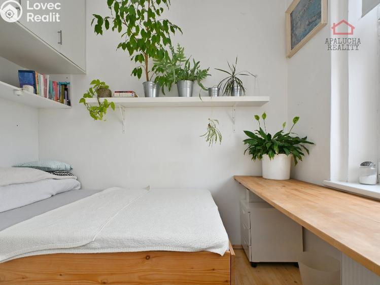 Prodej bytu 2+1 Praha, Pod lázní 1026/2 č. 2