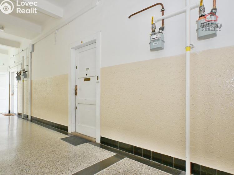 Prodej bytu 2+1 Praha, Pod lázní 1026/2 č. 14