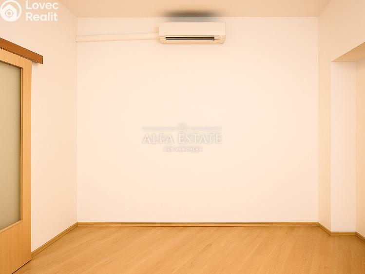 Prodej bytu 2+KK Karlovy Vary, Závodu míru č. 4