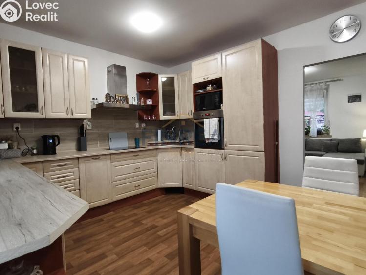 Продаж сімейного будинку Peruc č. 28