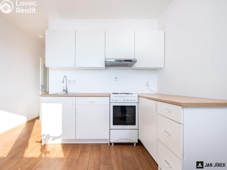 Pronájem bytu 2+1 Hradec Králové, Březhradská č. 3