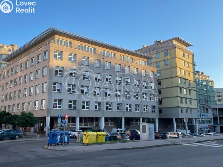 Prodej bytu 3+1 Praha, Petržílkova 2564/21 č. 1