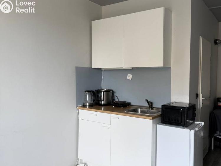 Pronájem bytu 1+KK Praha, Děčínská č. 6