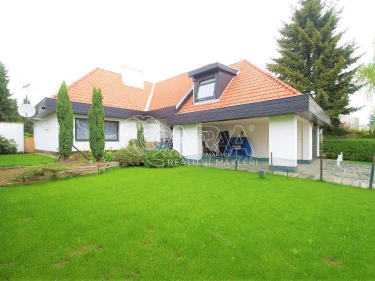 Pronájem rodinného domu Praha, Ke hrádku 1105/10 č. 3