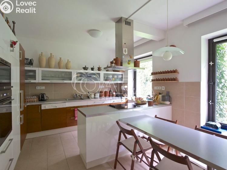 Pronájem rodinného domu Praha, Ke hrádku 1105/10 č. 14