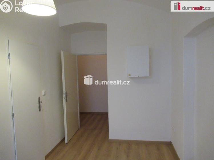 Pronájem bytu 1+1 Praha 5, Holečkova č. 11