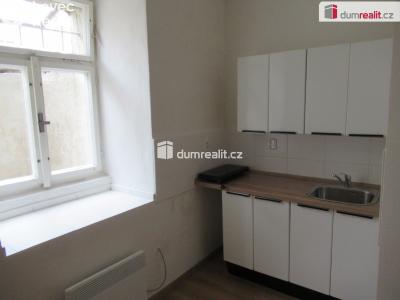 Rent apartment 1+1 Praha 5, Holečkova č. 5