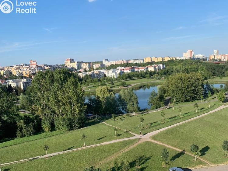 Pronájem bytu 3+1 Praha, U jezera č. 8