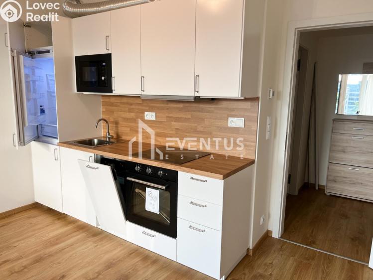 Pronájem bytu 2+KK Praha, Jankovcova 1632/69 č. 4