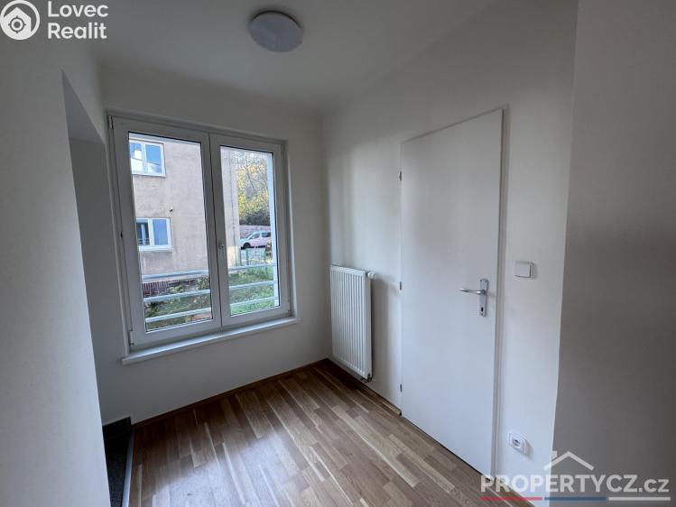 Pronájem rodinného domu Praha, Křížová 2479 č. 27