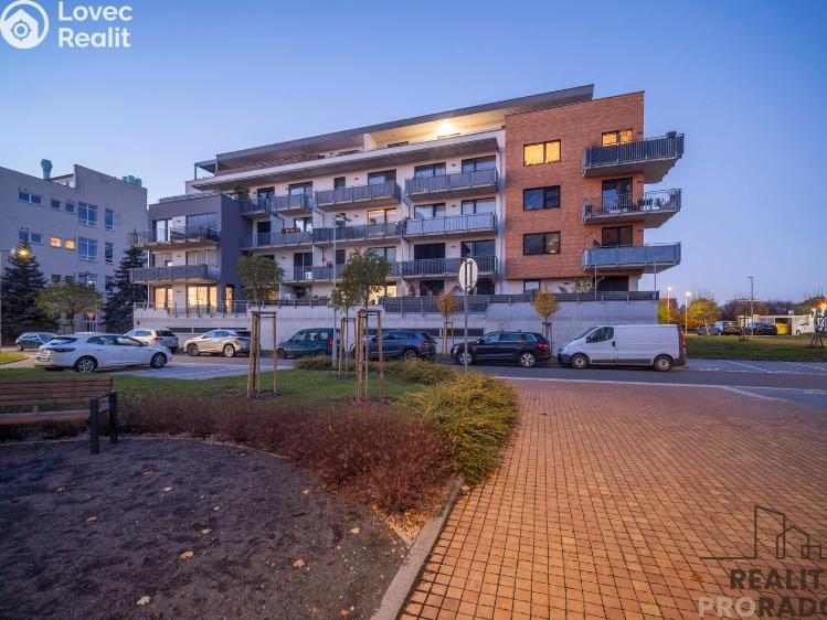 Prodej bytu 3+KK Hradec Králové, Antonína Petrofa č. 1