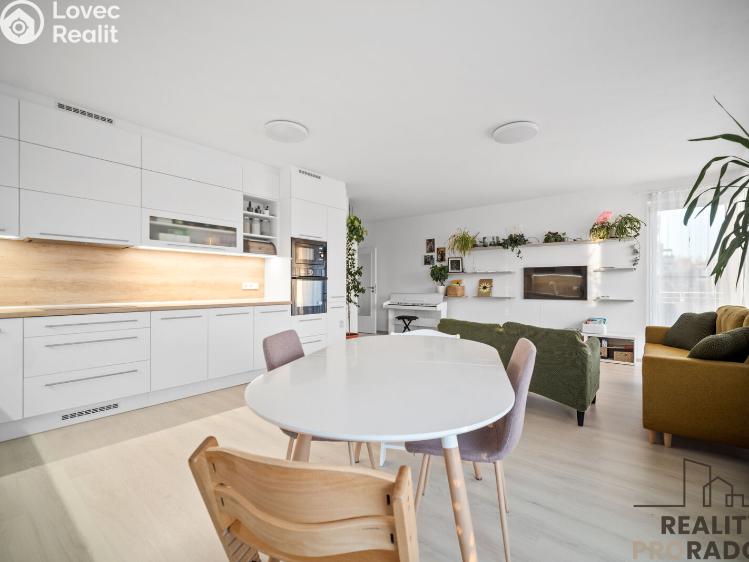 Prodej bytu 3+KK Hradec Králové, Antonína Petrofa č. 10